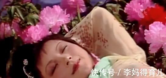 湘云醉卧|6版《红楼梦》“湘云醉卧”,看看谁是人面桃花,谁像醉鬼睡大街