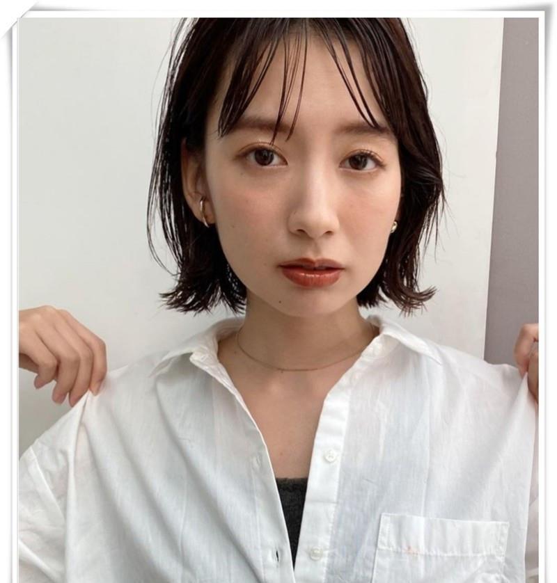 下巴|颧骨高下巴短大方脸,深度解析三大脸型,选择更适合自己的发型