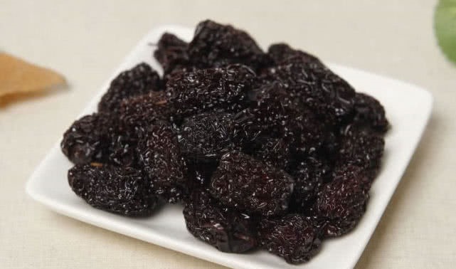 食物|女性要坚持吃3种食物,再贵也别省,滋养肌肤、延缓皱纹生长!