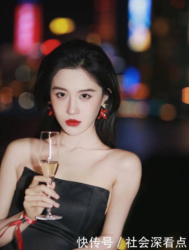 日常护肤,不能盲目对肌肤进行“大补”,按照常规步骤就可以