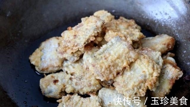 煎带鱼关键在哪里？2处把控好，不破皮又香脆