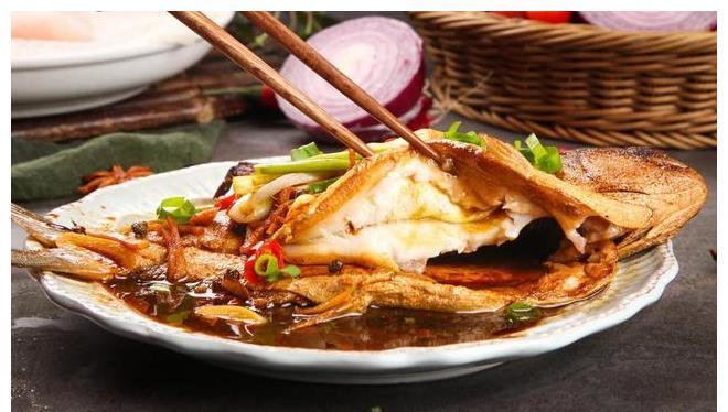 美食|初四亲戚到,5样美食端上桌,再来一壶小酒,美味一桌增进感情