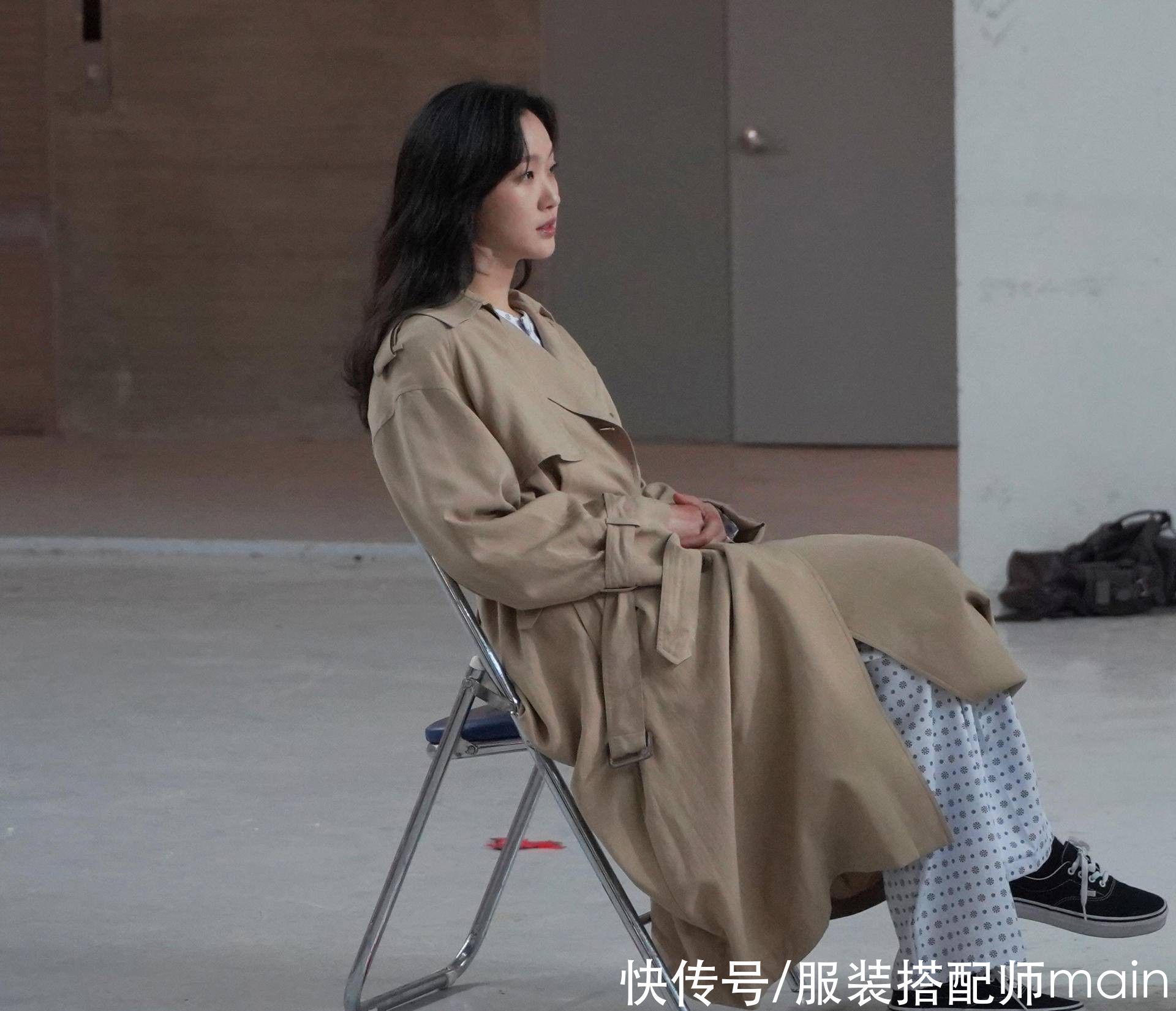  咖啡色|大地色难穿？可金高银却最爱！她的配色公式帮你整理好，请照穿