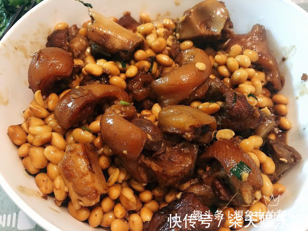 黄豆|常给孩子做的菜,促进骨骼生长,好吃不贵,比吃钙片强多了