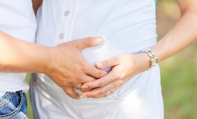 孕妇|怀孕后，如果孕妇在这三次少碰孕妇的肚子，可能对胎儿的发育有帮助