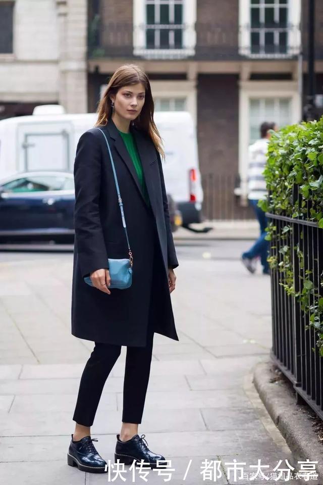 阔腿裤快靠边站,冬季真正裤王其实是“它”,搭靴子平底鞋都合适