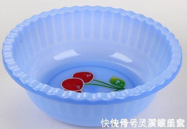 塑料|塑料盆易沾污渍难清洗教你4个妙招清洗塑料盆,顽固污渍轻松除