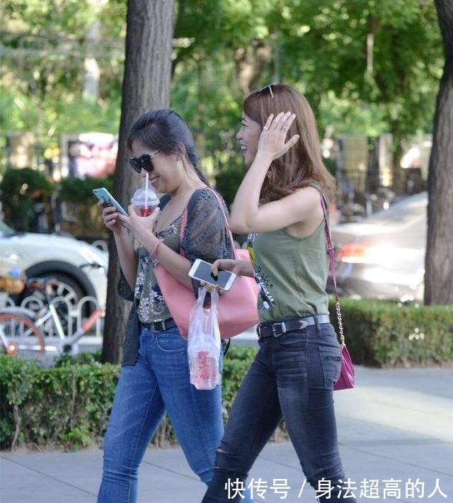 瑜伽裤 丰腴凹凸的瑜伽裤美女,造型风格走在时尚前沿,更显质感!