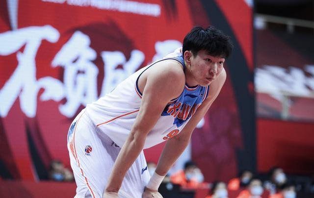 运动员|扎心!周琦出国年薪不及CBA外援“零头”,中国球员真不值钱?