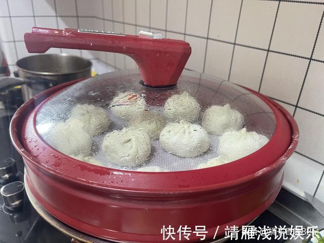 健脾|大包子真诱人,有肉有菜,健脾开胃,越吃越香,一次吃仨不是个事