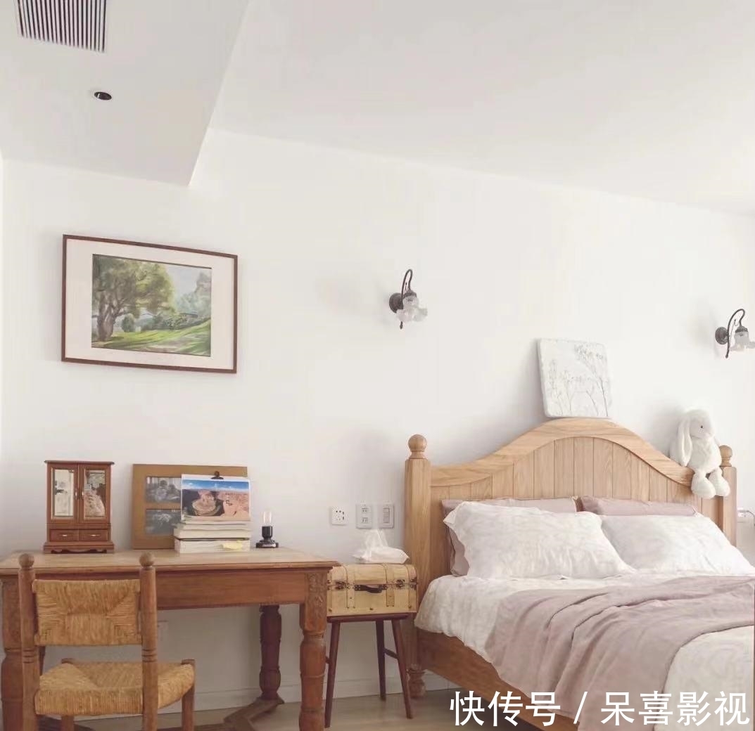 护墙板|参观了这个家,才明白什么叫高雅,全屋大白墙,竞没有一丝的俗气