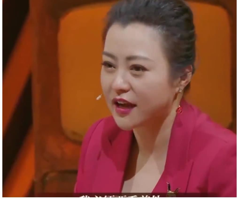 郝蕾上综艺回忆往事，年轻时拍戏被老戏骨指着骂，疑似内涵小鲜肉