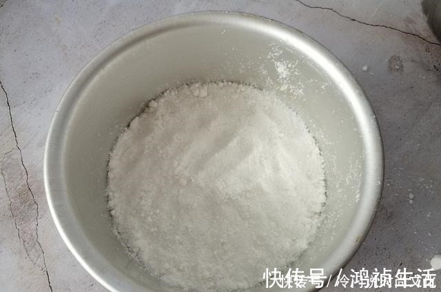 常吃|冬天手脚冰凉多吃它,每天3颗好处多,不煲汤也不煮粥,记得常吃