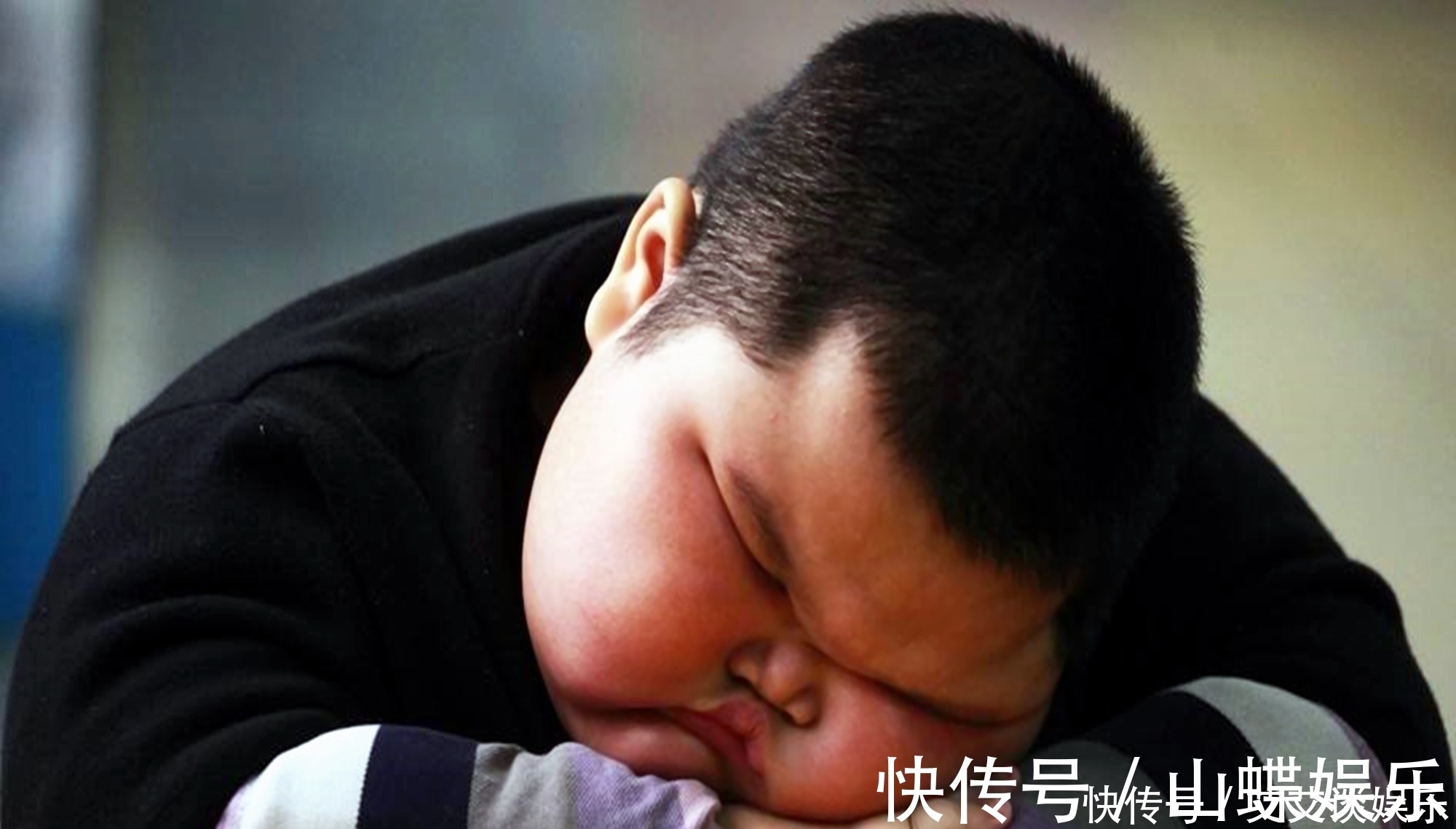 体重|孩子爱吃的这几类食物是“身高杀手”,多吃影响发育,宝妈别大意