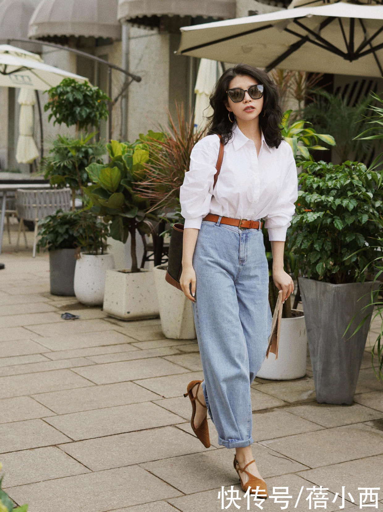 搭配|女人到了中年，放弃T恤搭配小黑裤！学三木博主这样穿，高级气质