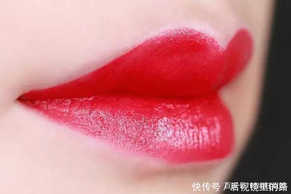 全场|年底参加各种聚会,包包里备上这4支口红,瞬间就能“美呆”全场