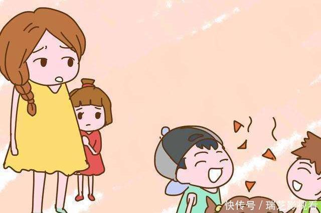 投诉|女孩在幼儿园被孤立,妈妈愤怒投诉,老师:她这样穿谁敢跟她玩