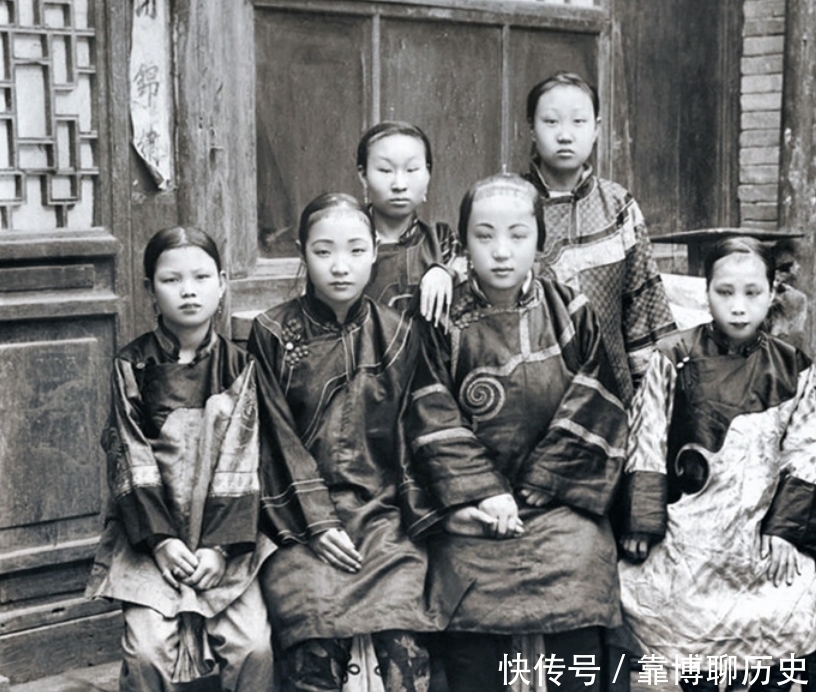 晚清|1910年晚清老照片：美丽惊艳的皇宫女子，大户人家妻妾成群！