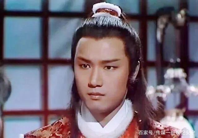 金庸|金庸《射雕》走进现实，郭新振被网友斥责认贼作父，他错在哪了