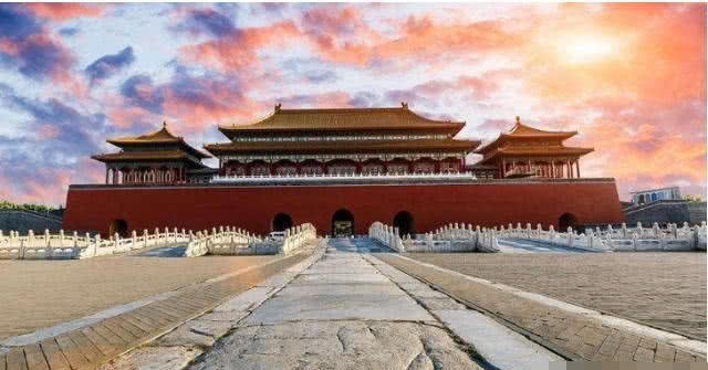 故宫里近万个房间,为何没有一间厕所?那古人是如何方便的?