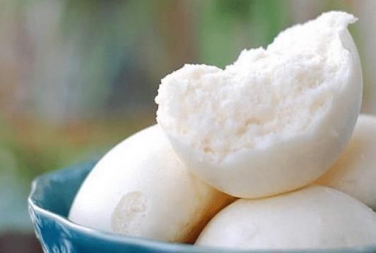 蒸馒头,我从不用酵母,加上3勺它,发面快又好,馒头膨软香甜