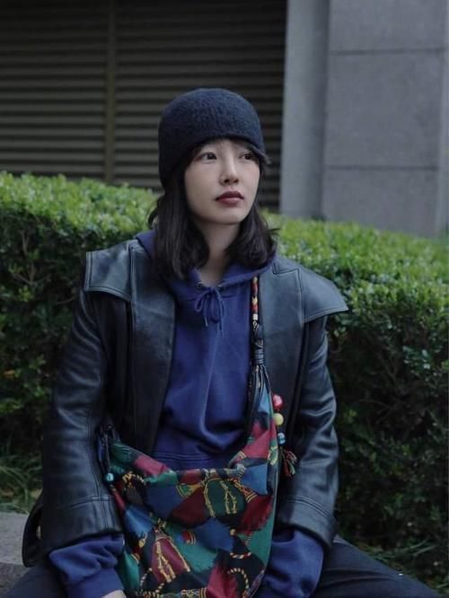 秃头|女人扎马尾时少犯这3个“错误”!不仅显脸大,还极易发际线后移