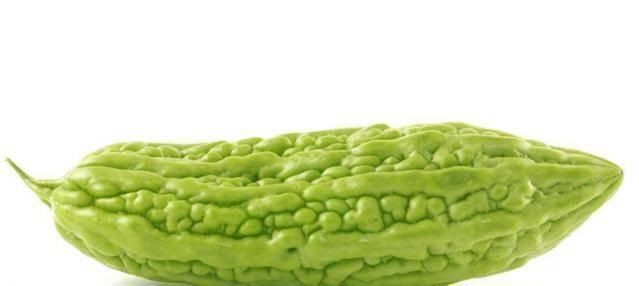 苦瓜|湿气重的人的注意,3种食物可多吃,3种食物再喜欢还是尽量少吃