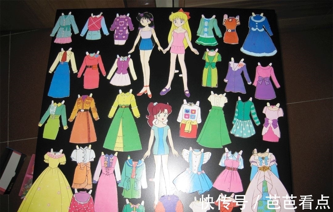 virgil|小时候玩的换装贴纸、QQ秀,竟成了现在最时髦的玩意