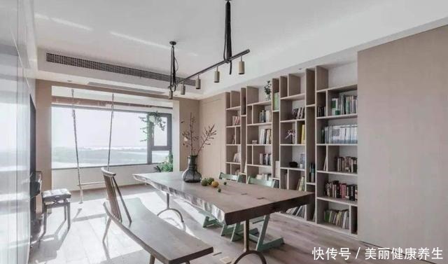 小户型|小户型舍弃电视墙不买沙发，日子久了才明白，“去客厅化”多惬意！