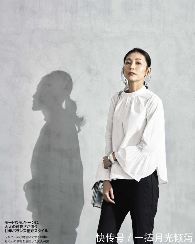 项链 奔五奔六的女人别总穿深色衣服,试试这些亮色穿搭,时髦更显年轻!