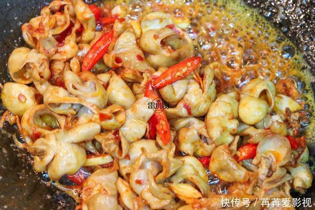 猪身上最好吃的部位当属它了,一上桌就被抢着吃,味道100个赞!