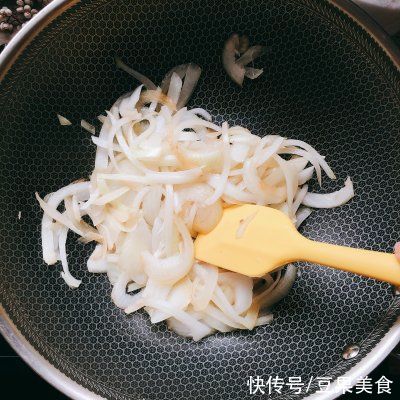 洋葱奶酪|「比司吉」香酥奶咸的洋葱奶酪司康