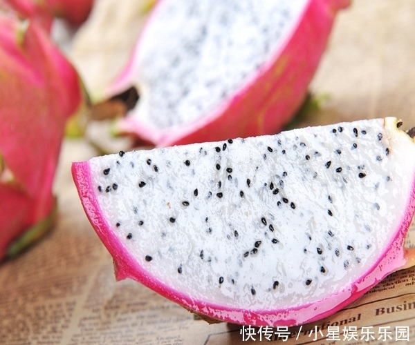 火龙果挖一勺果肉扔花盆里，7天就发“萌肉”，省钱又有趣！