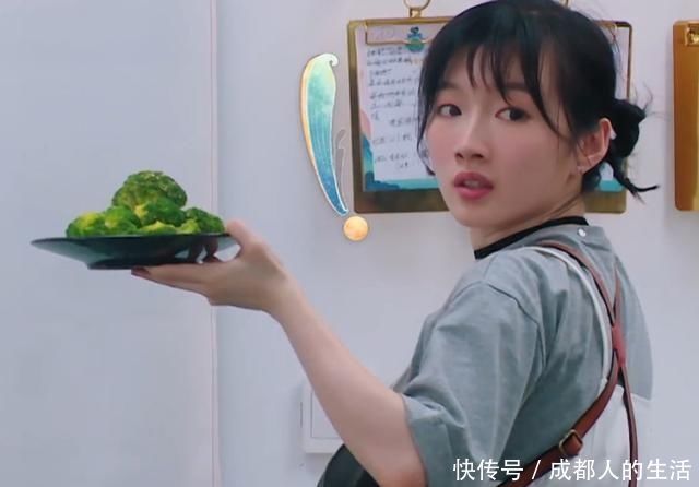 中餐厅的顾客要投诉听到顾客说的话,为黄晓明和赵丽颖捏把冷汗