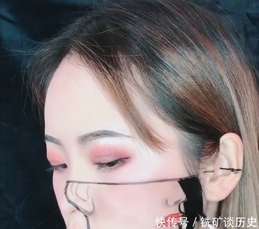 特效|初中生脸上画“特效妆”,上半脸和下半脸吵架,谁也不服谁!