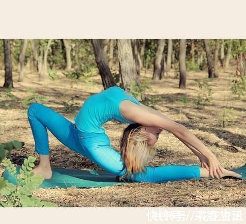 骑马式|想要练出马甲线，这组瑜伽坚持练三个月就可以帮你实现