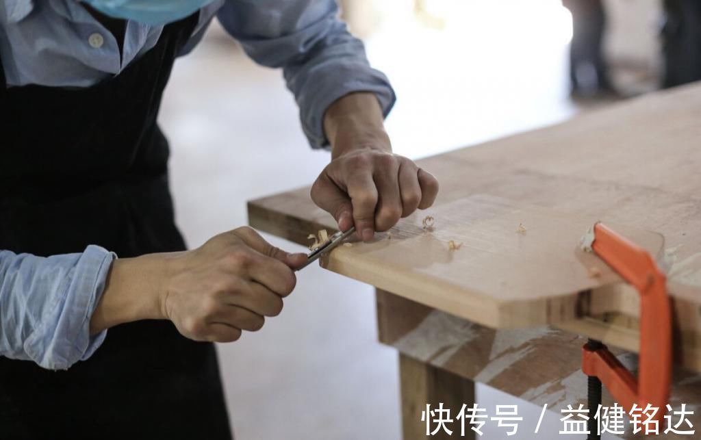 置物台|做柜子剩下的板,让木工做成这6种设计,感觉省好几万邻居都后悔