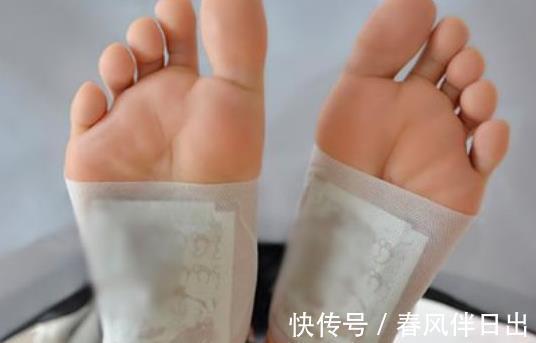 湿气重|湿气重还在拔火罐?只需两招,体内湿毒不出一个月能清除!