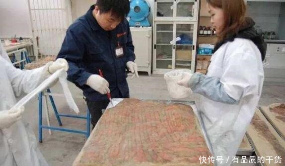 参展|农民挖出6吨重“神兽”,50年后去美国参展,一天赚400万