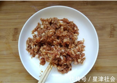 就馋这菜，这种吃法下饭不油腻，婆婆说没它吃饭不香