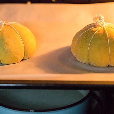 万圣节南瓜全麦软欧面包