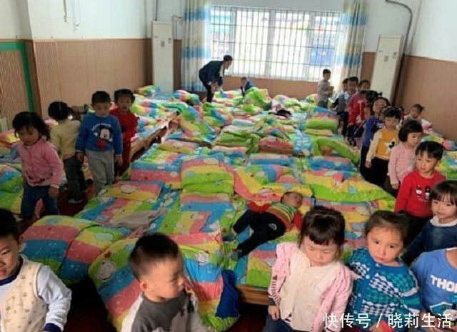 私立幼儿园|私立幼儿园午睡实拍图，看完后，家长给孩子买衣服还只图好看吗？