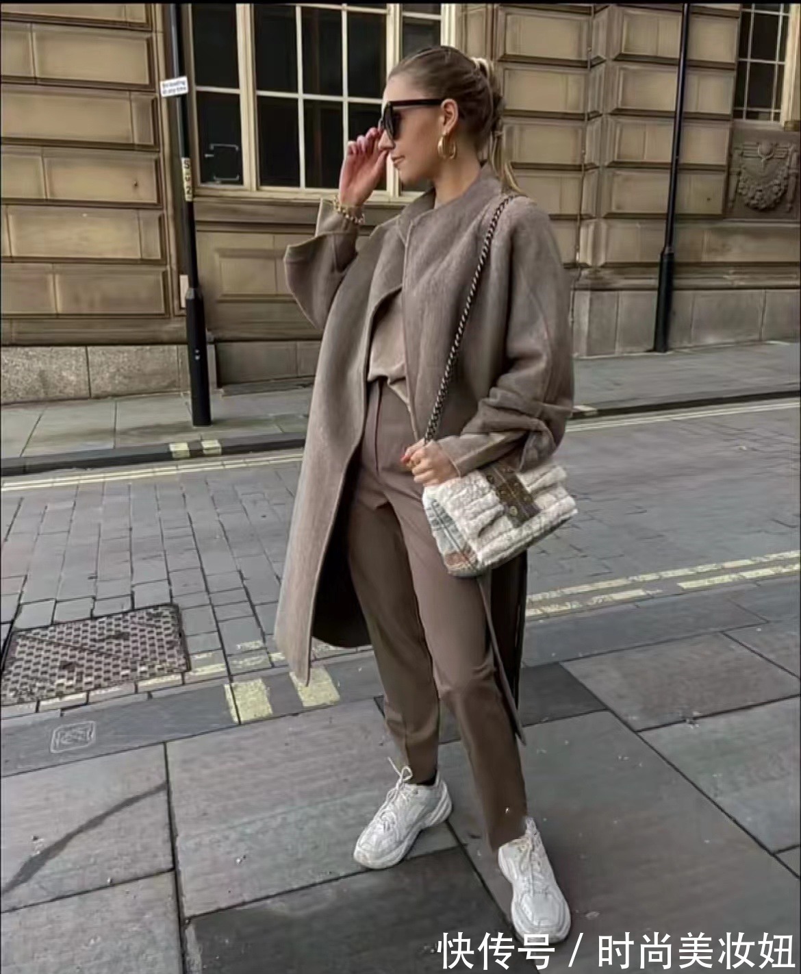和谐感|难怪时髦精都爱“大地色系”,实用好搭配就算了,还高级洋气
