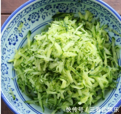 大厨|妈妈做的素饺子，比五星级大厨做的还好，我一口气吃了两盘！