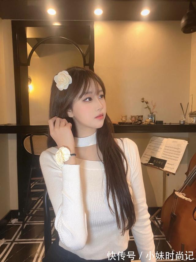 毛衣 白色毛衣带来的温柔感,让美女更加漂亮,温婉可人