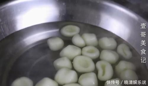 土豆最新做法，不炒也不炖，口感爽滑有嚼劲，比吃大鱼大肉还过瘾