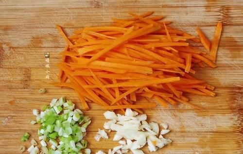 白玉蘑菇|很酷,我喜欢这碗素食汤,新鲜可口,他热量低,营养丰富