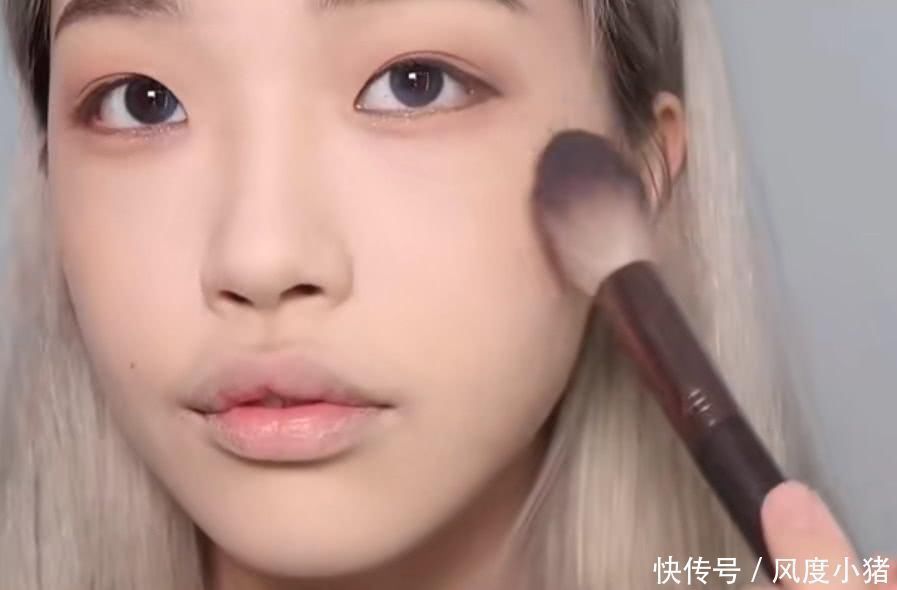 天使|小姐姐仿妆“小千代”,被吐槽装嫩,看到成品这脸被天使吻过