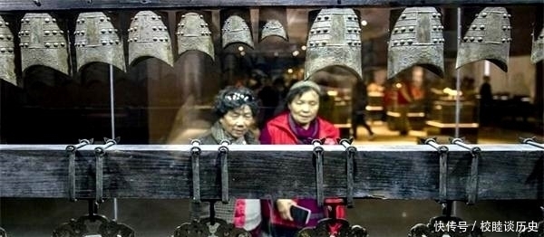 养鸭人发现古墓,拒绝盗墓贼10万封口费,义务守护黄金和国宝