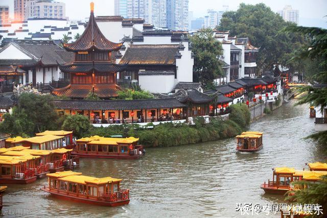  宋美龄：她是驾驭旗袍的高手，晚年定居美国时随身带去50箱旗袍